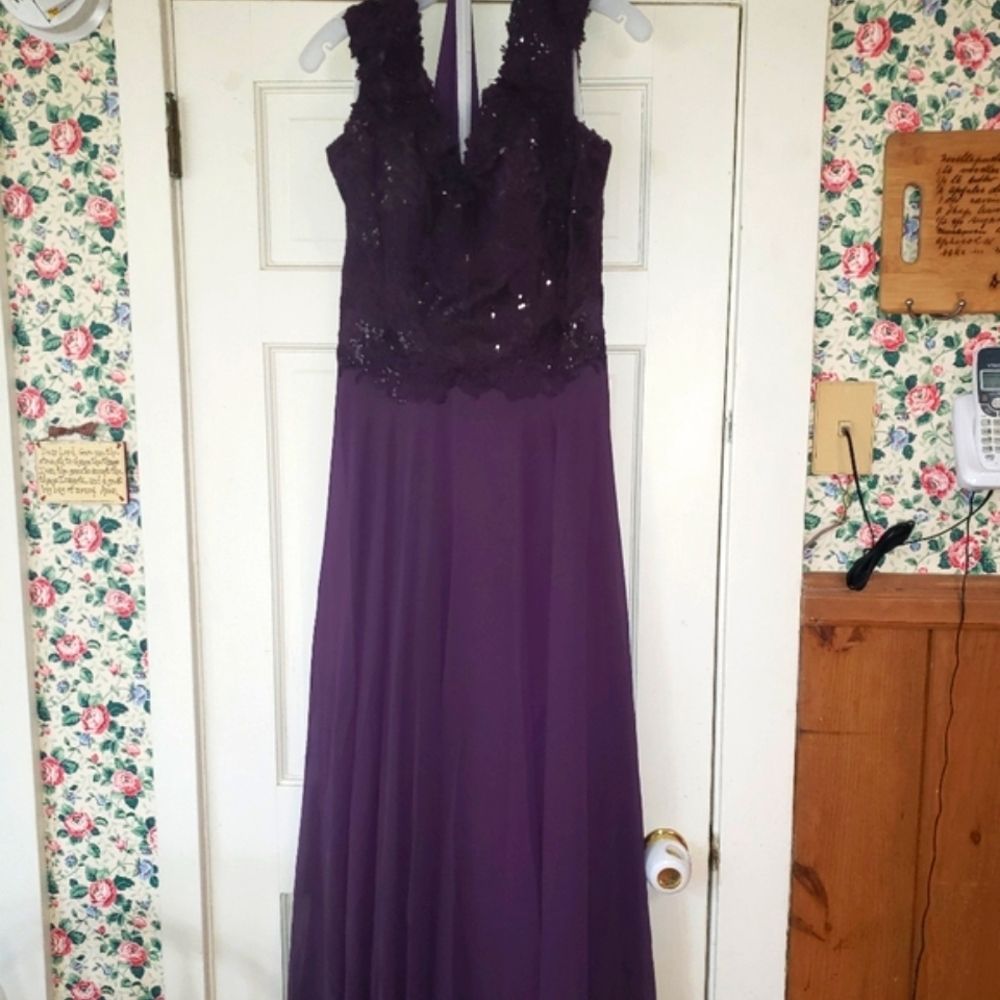 MOB/MOG Gown